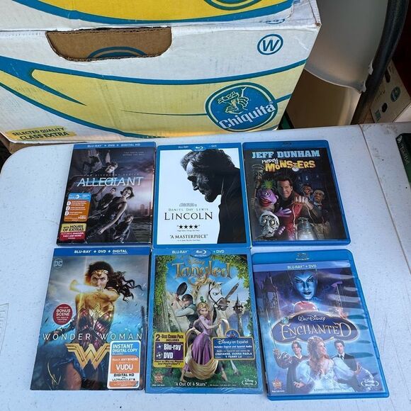 31 DVD's Disney Animated Classics Collection - Multi-Color - Picture 5 of 6